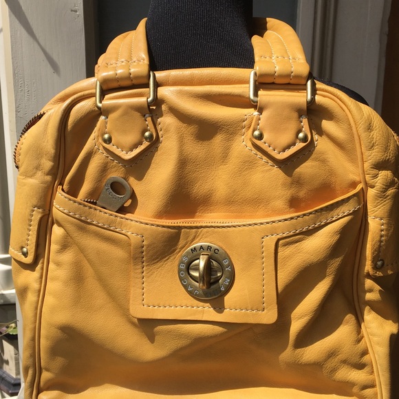Marc by MarcJacobs yellow handbag w/logo hardware - Picture 1 of 5